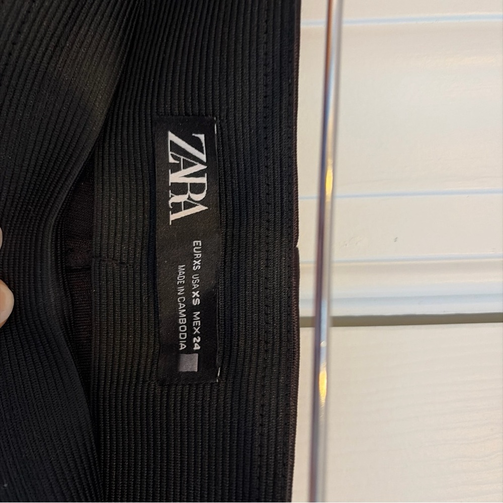 NWT ZARA Extra Long Slit Bottom Leggings Womens XS Black High Rise Minimalist - Picture 6 of 7
